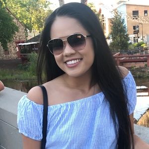 Meet your Posher, Lizzie